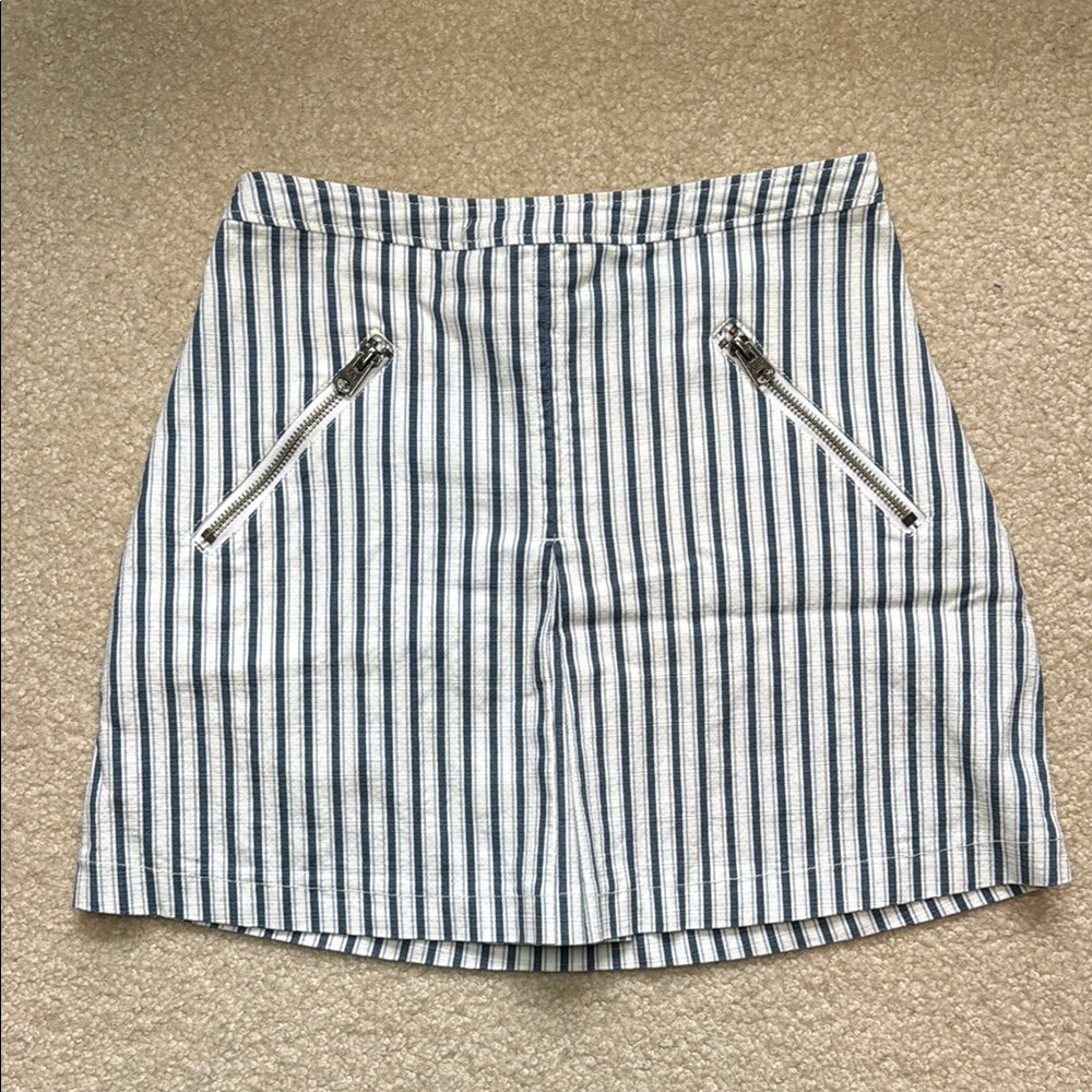 EUC A&F striped skirt